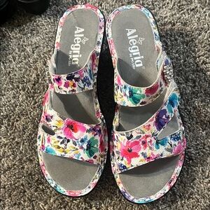 Alegria Multicolor Floral Slides